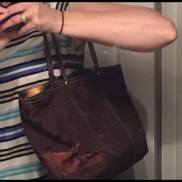 Large Signature Stripe Brown/Bronze Tote - Picture 3 of 8